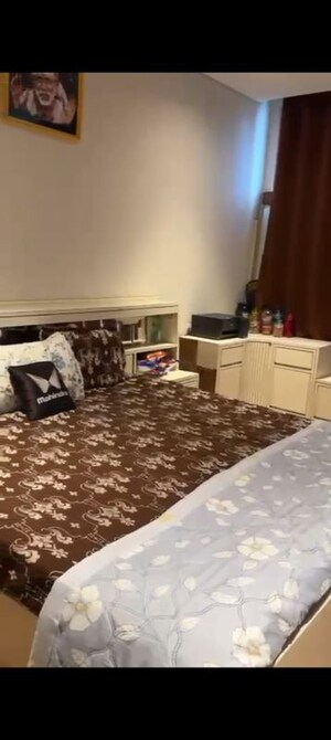 Parking in 3.5 BHK Apartment at Amanora Future Towers, Hadapsar – for Rent
