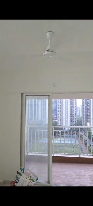Room in 2 BHK Apartment at Lodha Amara Tower 24 And 25, Kolshet Road – for Rent