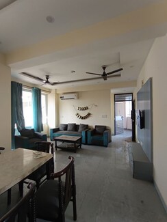 3.5 BHK + Servant Room Apartment For Rent in Ram Shanti Apartment