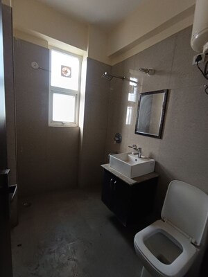 Bathroom in 3.5 BHK Apartment at Ram Shanti Apartment, Sector 52 – for Rent
