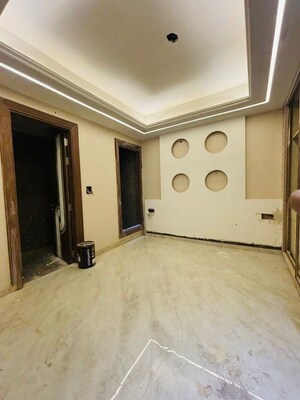 Room in 3 BHK Builder Floor at Anant Raj Estate Plots, Sector 63a – for Sale