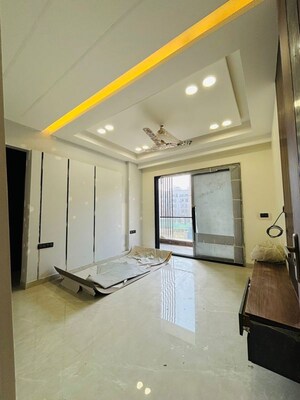 Kitchen in 3 BHK Builder Floor at BPTP Green Oaks, Sector 70a – for Sale