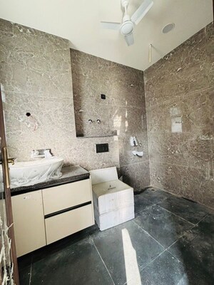 Kitchen in 3 BHK Builder Floor at BPTP Green Oaks, Sector 70a – for Sale