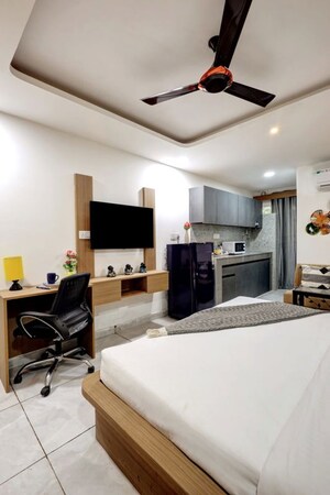 Team Area in Studio Builder Floor at Sector 31 – for Rent