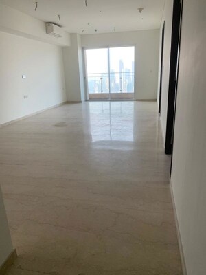 Room in 3 BHK Apartment at Lokhandwala Minerva Mahalaxmi, Mahalaxmi – for Rent