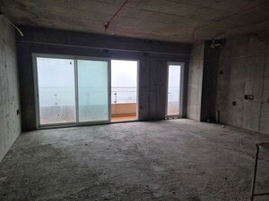 Room in 3 BHK Apartment at Lokhandwala Minerva Mahalaxmi, Mahalaxmi – for Rent