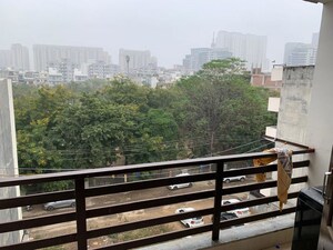 Balcony in 3 BHK Builder Floor at Sector 43 – for Rent