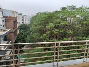 Balcony in 3 BHK Builder Floor at Sector 43 – for Rent