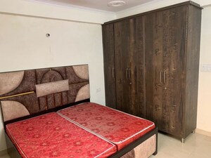 Bedroom in 3 BHK Builder Floor at Sector 43 – for Rent