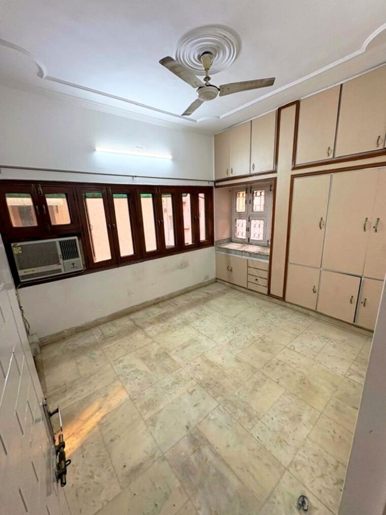 Master Bedroom, kalkaji 3 Bedroom 1600 Sq.Ft. Builder Floor In Kalkaji Delhi 10361146