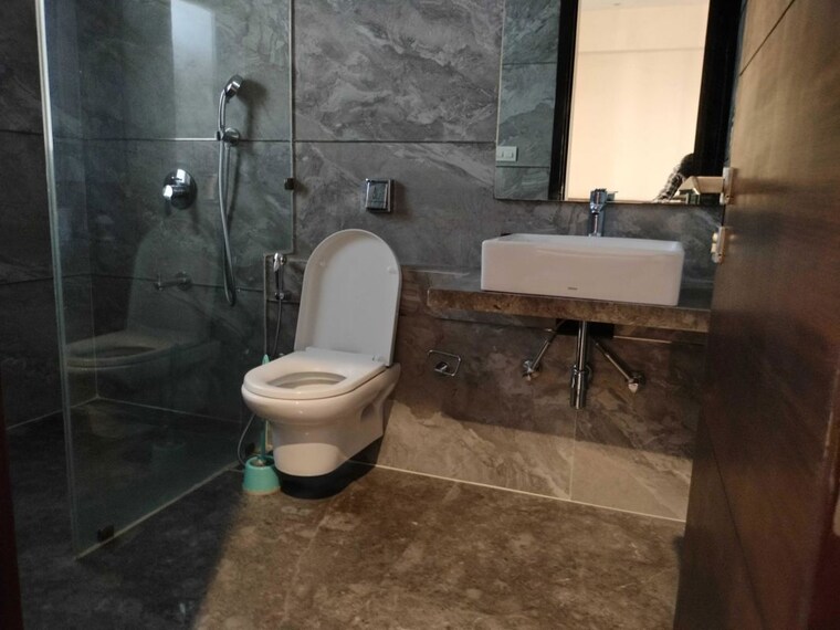 Bathroom, supreme-universal-esteban 4 Bedroom 3800 Sq.Ft. Apartment In Koregaon Park Pune 10361174