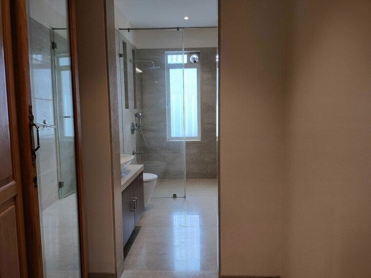 Bathroom, supreme-universal-esteban 4 Bedroom 3800 Sq.Ft. Apartment In Koregaon Park Pune 10361174