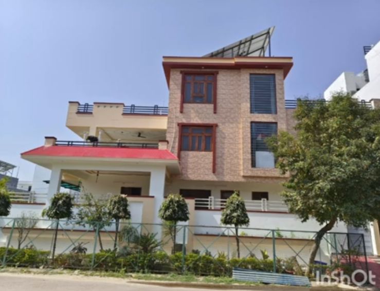 5 BHK + Servant Room Villa For Rent in Gomti Nagar