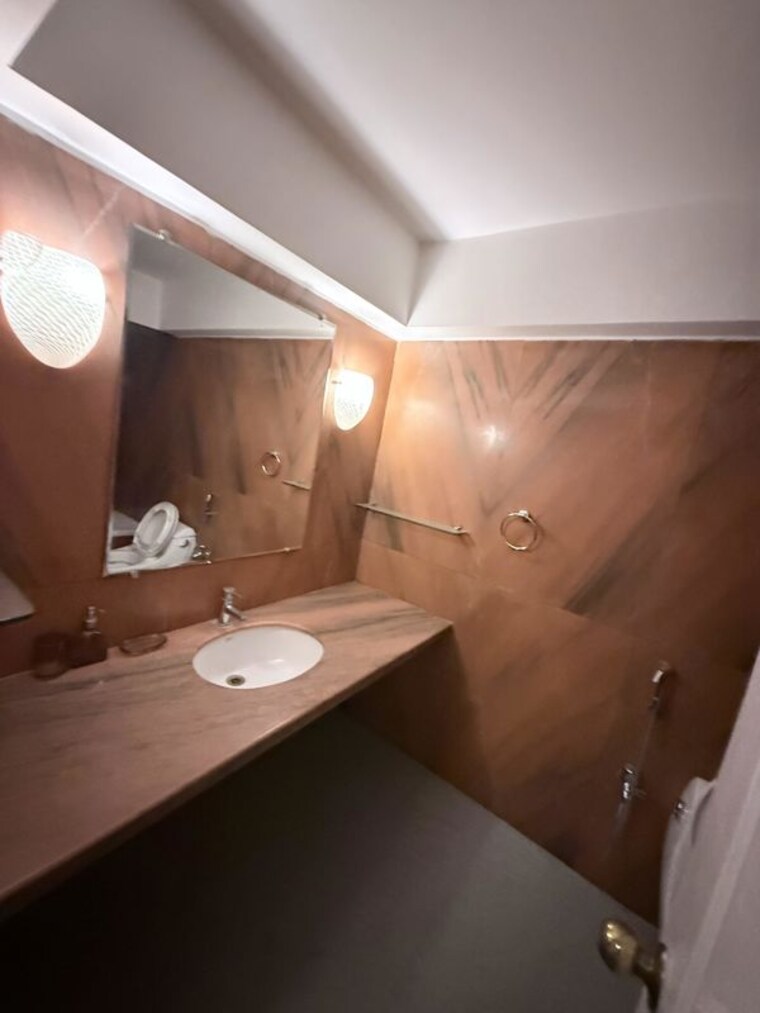 Bathroom, oxford-hallmark 4 Bedroom 2200 Sq.Ft. Apartment In Koregaon Park Pune 10361175