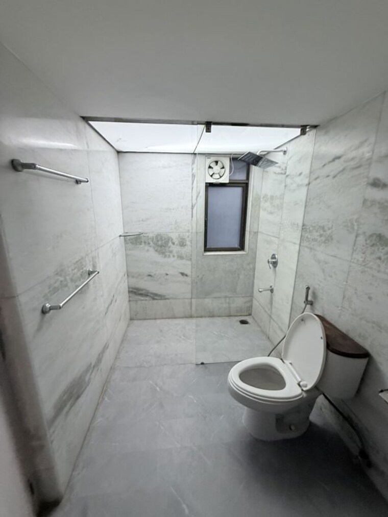 Bathroom, oxford-hallmark 4 Bedroom 2200 Sq.Ft. Apartment In Koregaon Park Pune 10361175