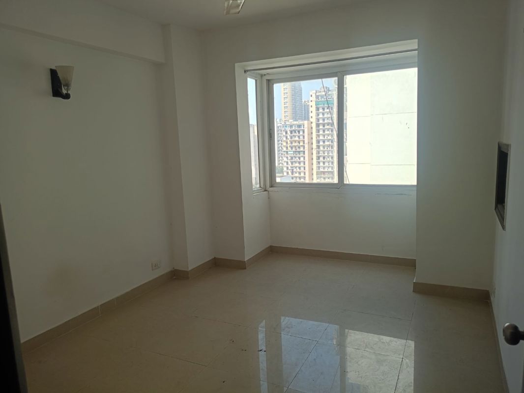 2.5 BHK + Study Room 1200 Sq.Ft. Apartment in Antriksh Golf View - II
