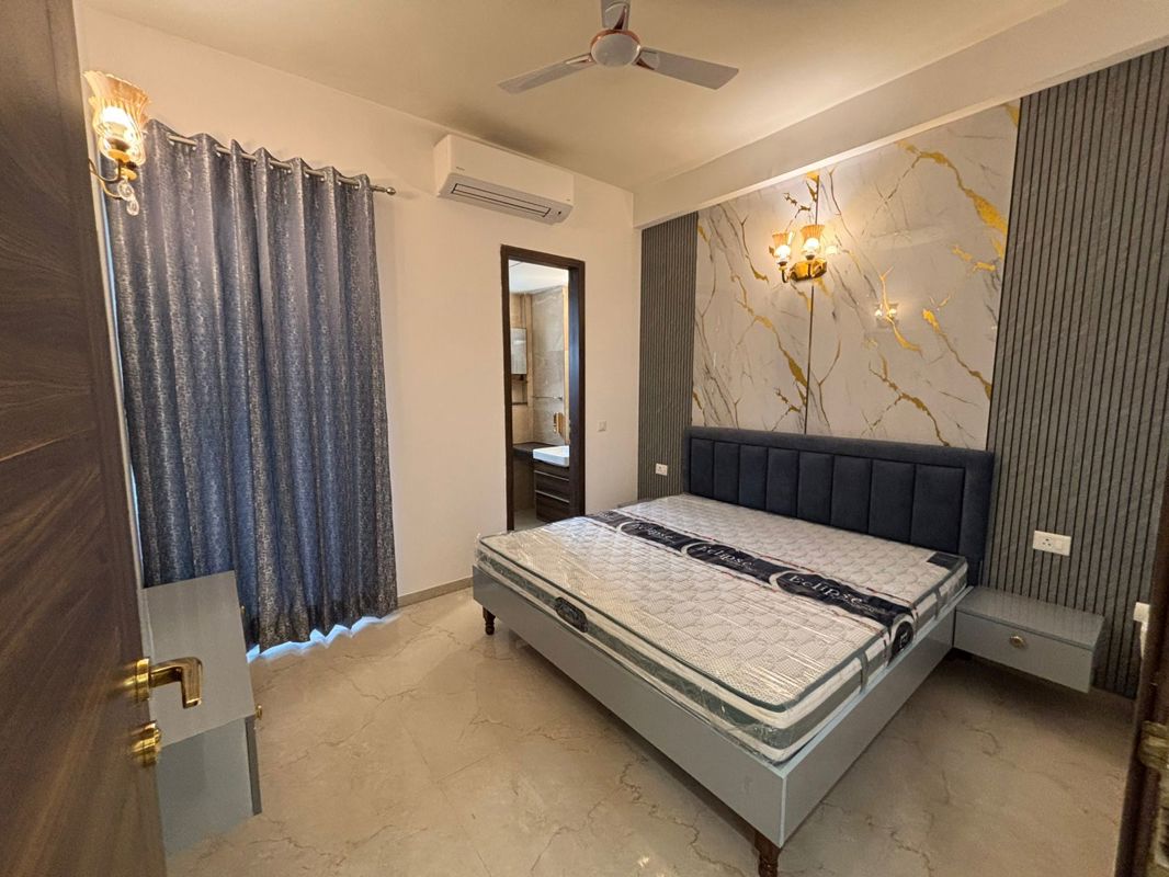 2.5 BHK + Pooja Room,Study Room,Extra Room,Basement,Store Room 1200 Sq.Ft. Builder Floor in Smart World Orchard