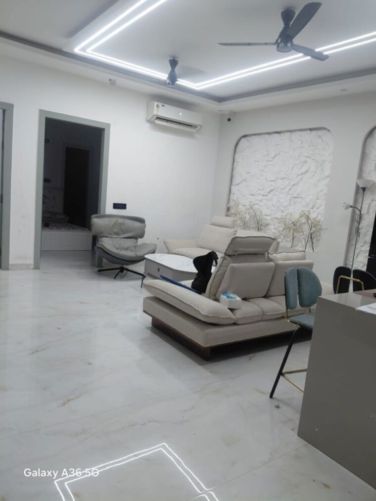 Living Room, sector 13 3 Bedroom 2000 Sq.Ft. Builder Floor In Sector 13 Gurgaon 10361219