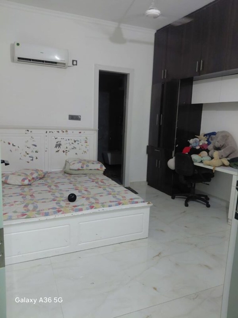 Living Room, sector 13 3 Bedroom 2000 Sq.Ft. Builder Floor In Sector 13 Gurgaon 10361219