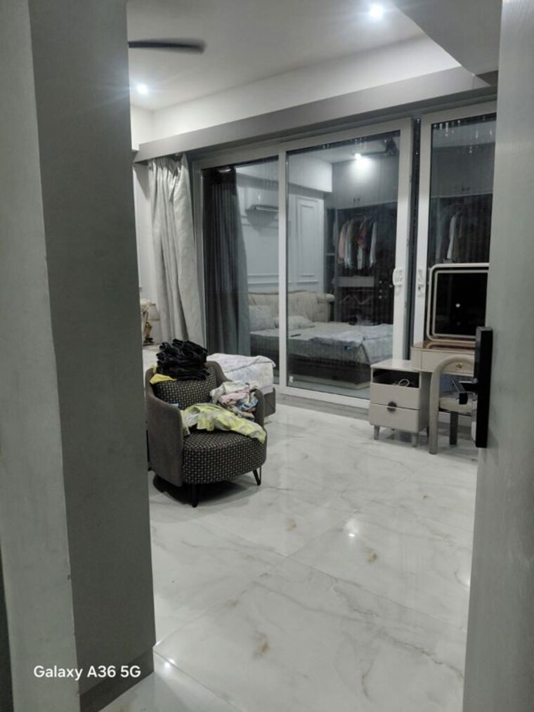 Parking, sector 13 3 Bedroom 2000 Sq.Ft. Builder Floor In Sector 13 Gurgaon 10361219