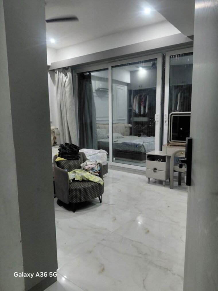  Parking, sector 13 3 Bedroom 2000 Sq.Ft. Builder Floor In Sector 13 Gurgaon 10361219