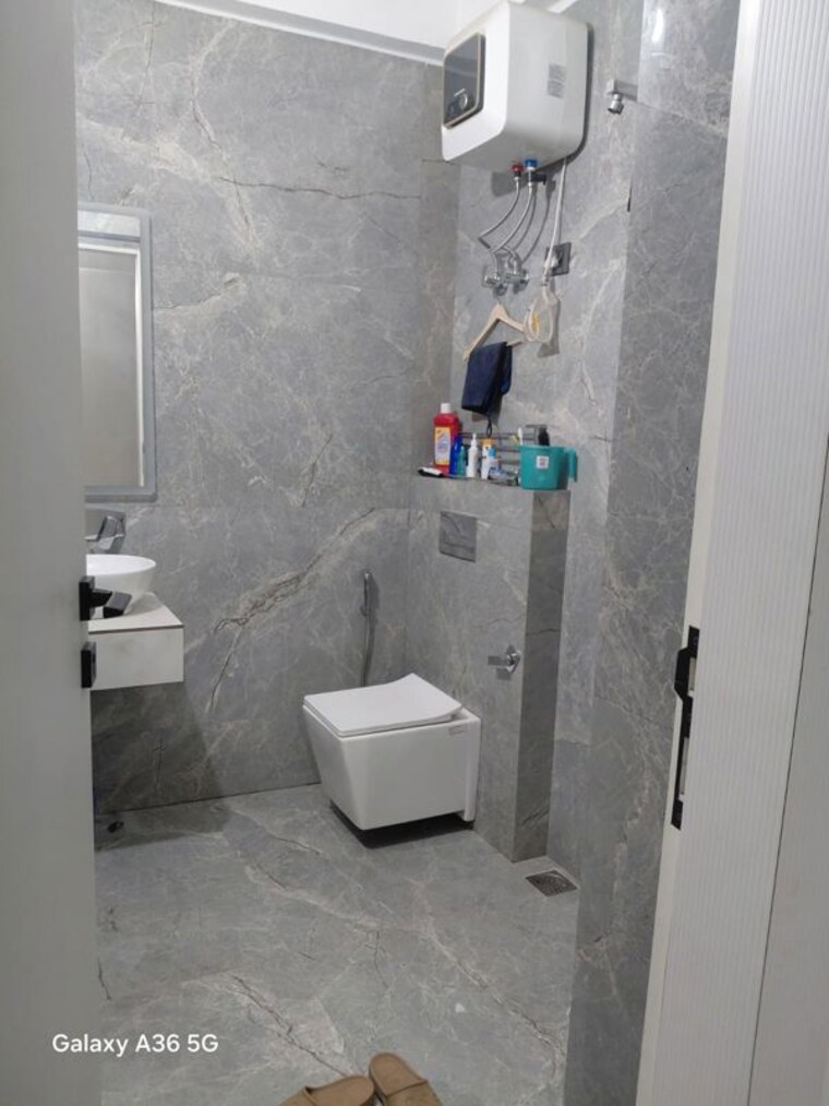 Bathroom, sector 13 3 Bedroom 2000 Sq.Ft. Builder Floor In Sector 13 Gurgaon 10361219