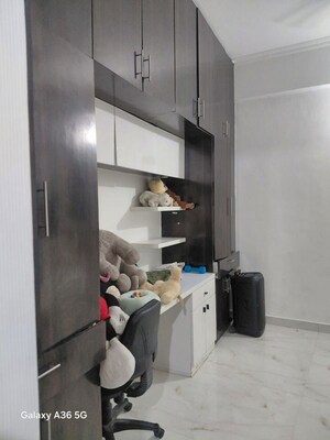 Furnished Amenities in 3 BHK Builder Floor at Sector 13 – for Rent