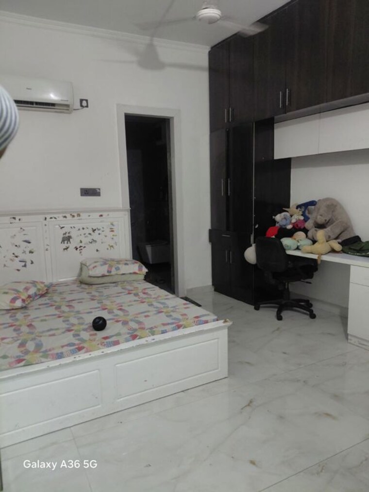 Bedroom, sector 13 3 Bedroom 2000 Sq.Ft. Builder Floor In Sector 13 Gurgaon 10361219