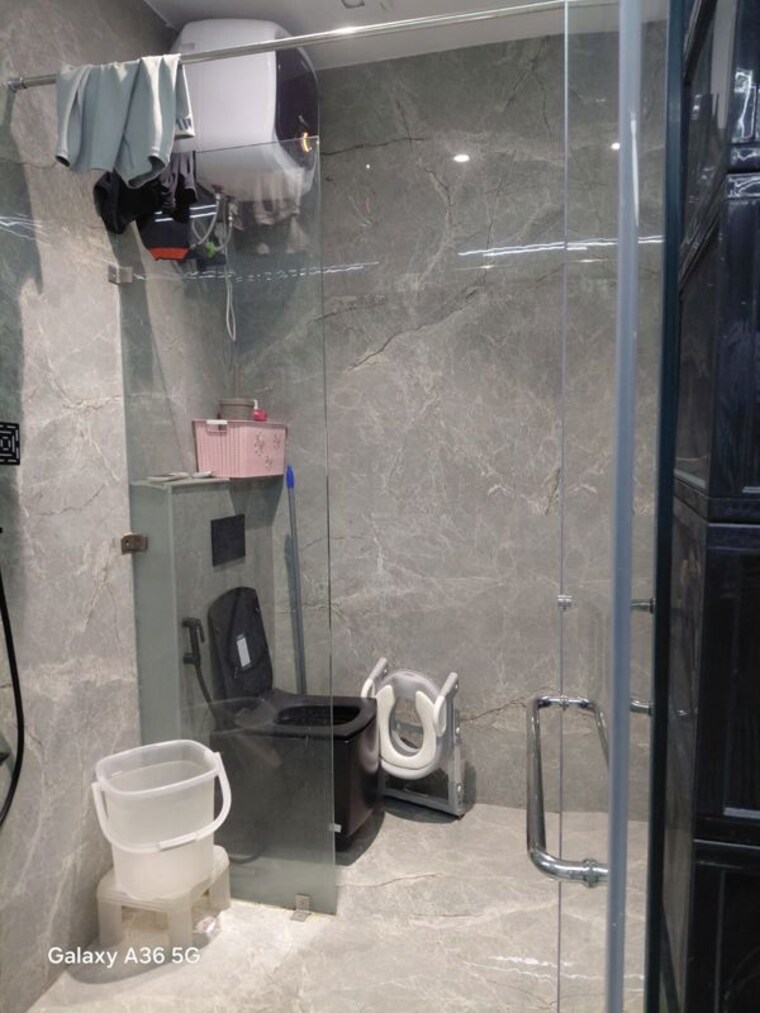 Bathroom, sector 13 3 Bedroom 2000 Sq.Ft. Builder Floor In Sector 13 Gurgaon 10361219