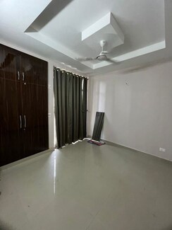 3 BHK + Servant Room Apartment For Rent in Ansal Sushant Golf City Celebrity Greens