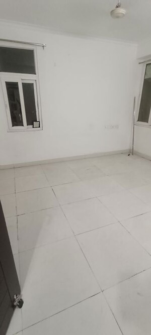 Room in 3 BHK Apartment at Anukampa Platina Terraces, Mansarovar – for Rent