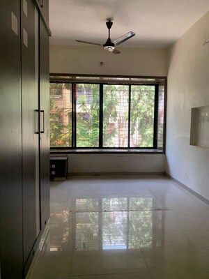 Room in 2 BHK Apartment at Krishna Leela CHS Goregaon, Goregaon West – for Rent