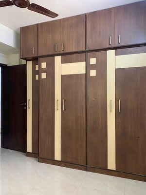 Room in 2 BHK Apartment at Krishna Leela CHS Goregaon, Goregaon West – for Rent
