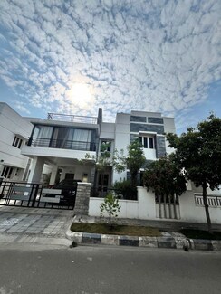 4 BHK + Pooja Room,Servant Room,Study Room Villa For Sale in Aditya Fort View