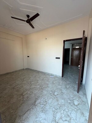 Room in 2 BHK Builder Floor at Palam Vihar Extension – for Rent