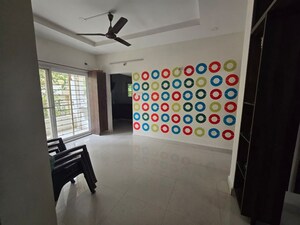 Room in 2 BHK Apartment at Tadepalli – for Sale
