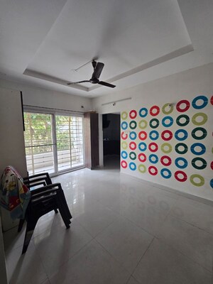 Room in 2 BHK Apartment at Tadepalli – for Sale