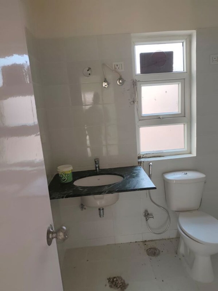 Bathroom, bptp-park-floors-i 2 Bedroom 1270 Sq.Ft. Apartment In Sector 77 Faridabad 10361289
