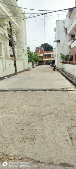 Plot For Sale in Hazratganj