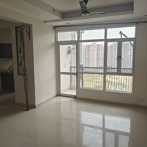 Room in 3.5 BHK Apartment at Prateek Wisteria, Sector 77 – for Rent