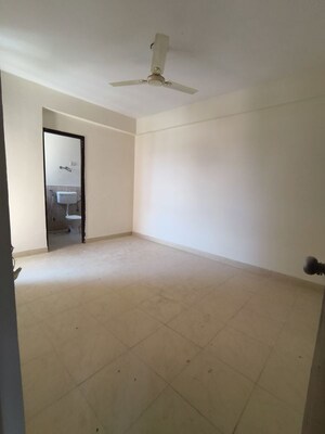 Room in 2 BHK Apartment at Apex Our Homes, Sector 37c – for Rent