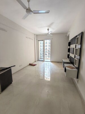 Room in 2 BHK Apartment at Signature Global The Millennia, Sector 37d – for Rent