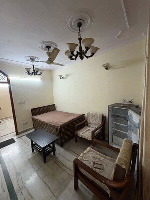 Team Area in 1 BHK Builder Floor at Kalkaji – for Rent