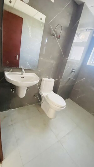 Team Area in 3 BHK Apartment at Omaxe The Resort, South Mullanpur – for Rent