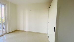 Room in 3 BHK Apartment at Omaxe The Resort, South Mullanpur – for Rent
