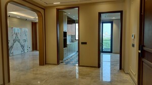 Room in 5 BHK Builder Floor at Greenwood City, Sector 40 – for Sale
