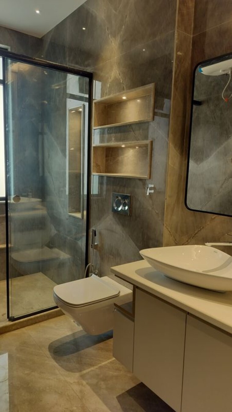Bathroom, greenwood-city 5 Bedroom 270 Sq.Yd. Builder Floor In Sector 40 Gurgaon 10361415