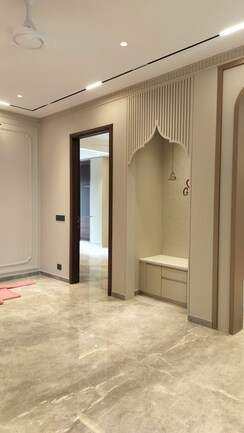 5 BHK + Pooja Room,Servant Room Builder Floor For Sale in Greenwood City