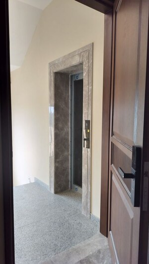 Building Lobby in 5 BHK Builder Floor at Greenwood City, Sector 40 – for Sale