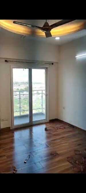Room in 2 BHK Apartment at Samridhi Luxuriya Avenue, Sector 150 – for Rent